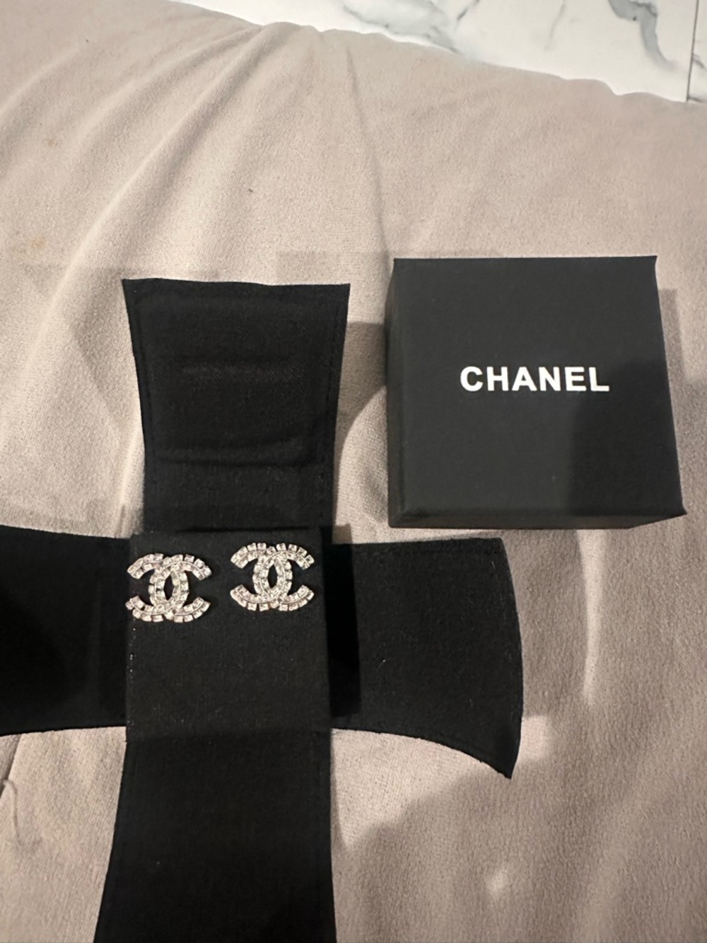 Chanel stud earrings - Picture 10 of 10